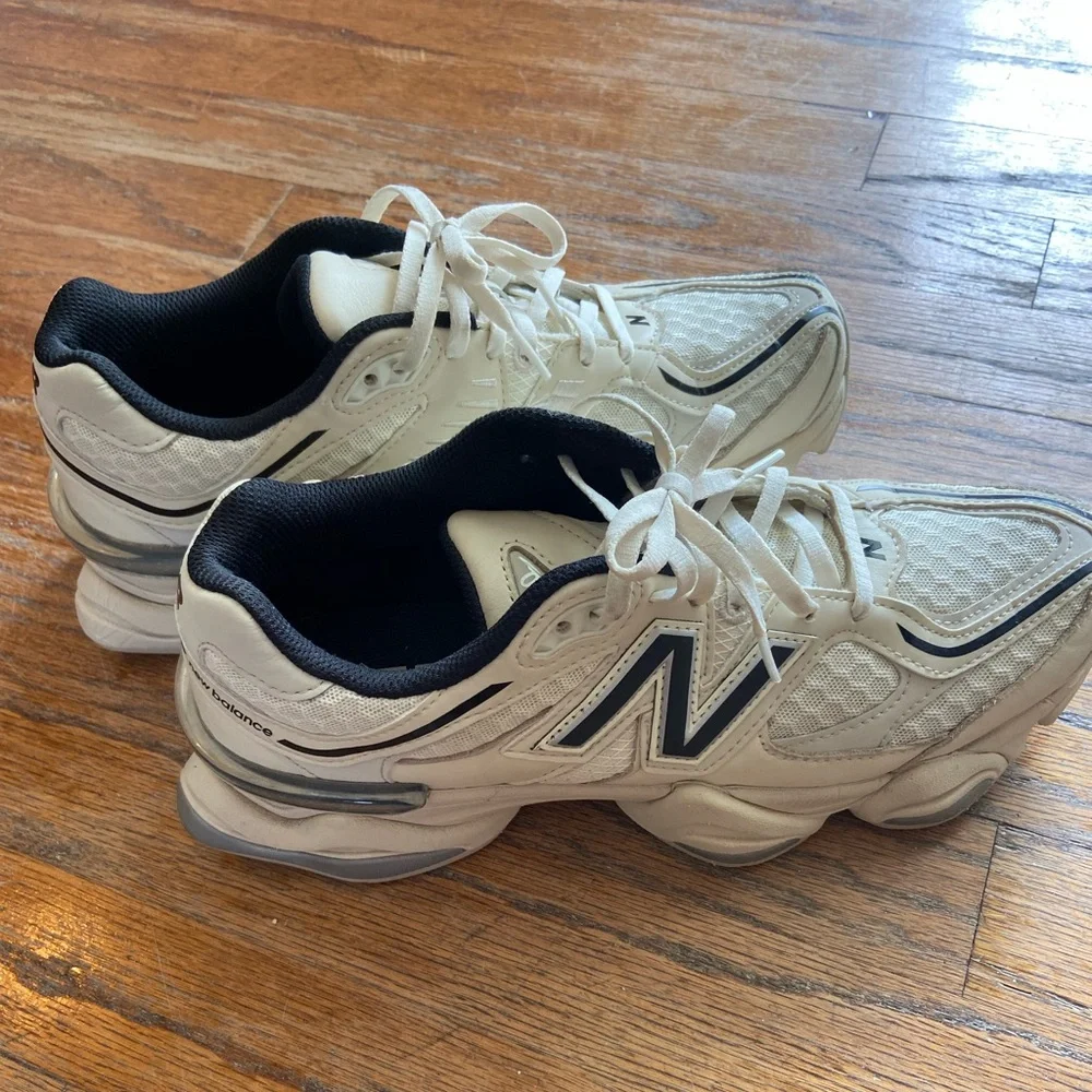 New Balance Women's White and Black Athletic Sneakers